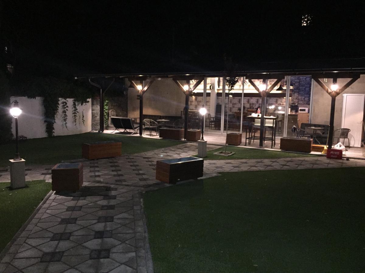 Villa Nina Hotel & Lounge Bar Szkopje Kültér fotó