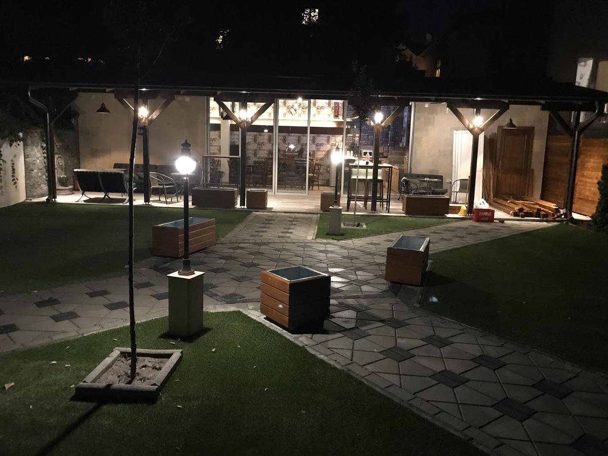 Villa Nina Hotel & Lounge Bar Szkopje Kültér fotó