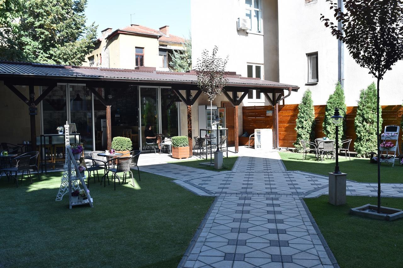 Villa Nina Hotel & Lounge Bar Szkopje Kültér fotó